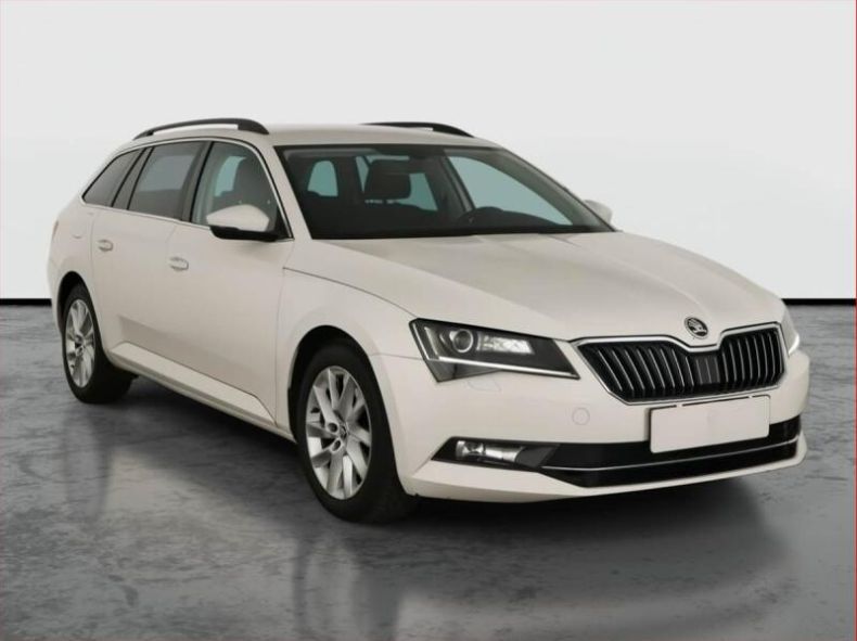 Škoda Superb - hlavní foto