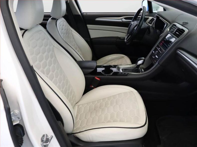 Ford Mondeo - hlavní fotka
