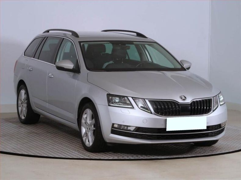 Škoda Octavia - hlavní fotka