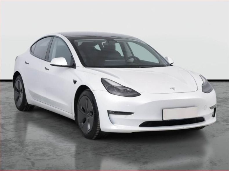 Tesla Model 3 - hlavní foto