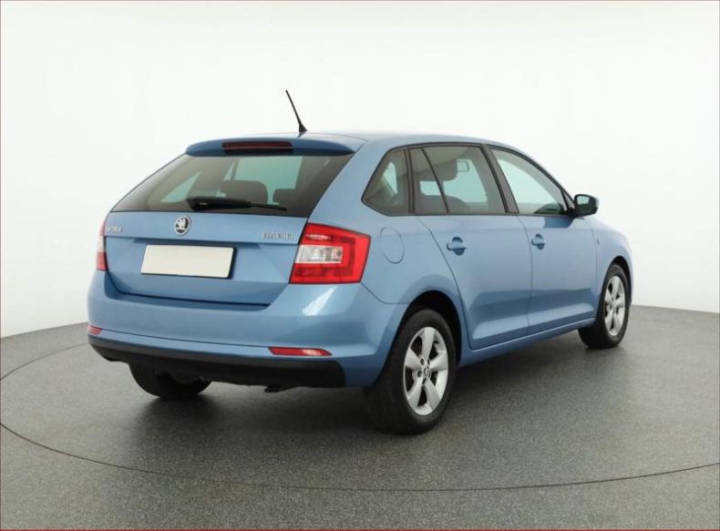 Škoda Rapid - hlavní fotka