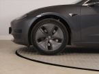 Tesla Model 3 - fotka číslo 14