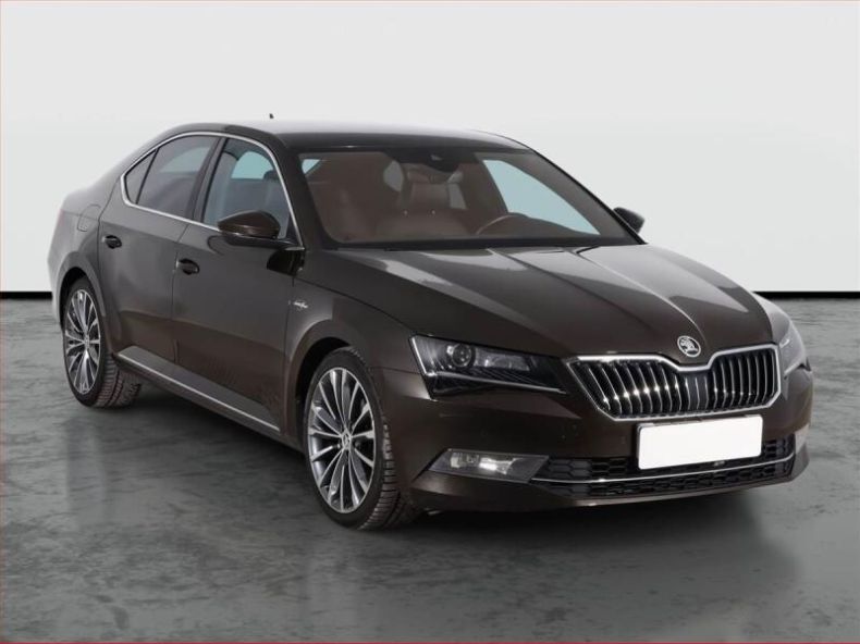Škoda Superb - hlavní foto