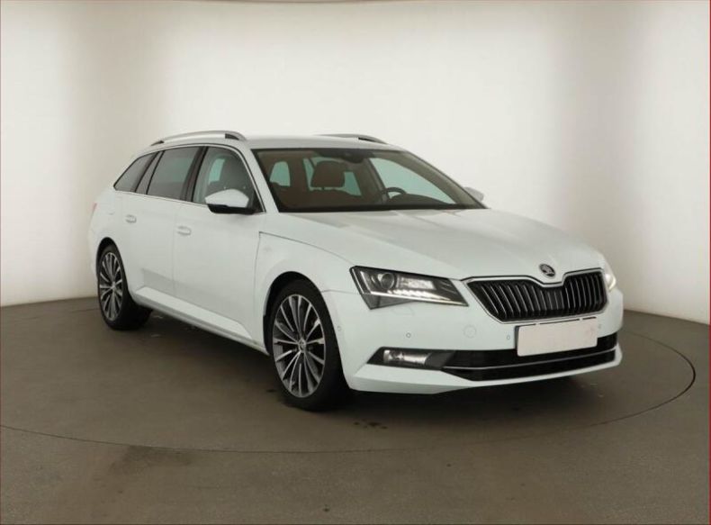 Škoda Superb - hlavní foto