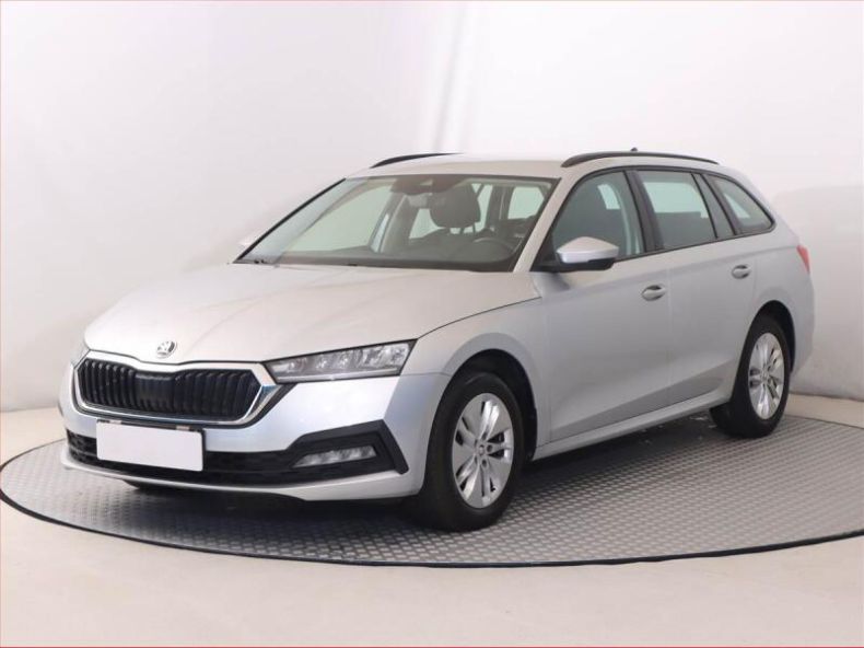 Škoda Octavia - hlavní fotka