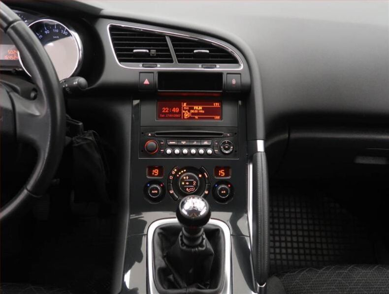 Peugeot 3008 - hlavní fotka