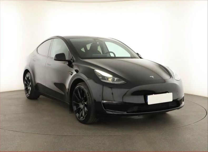 Tesla Model Y - hlavní foto
