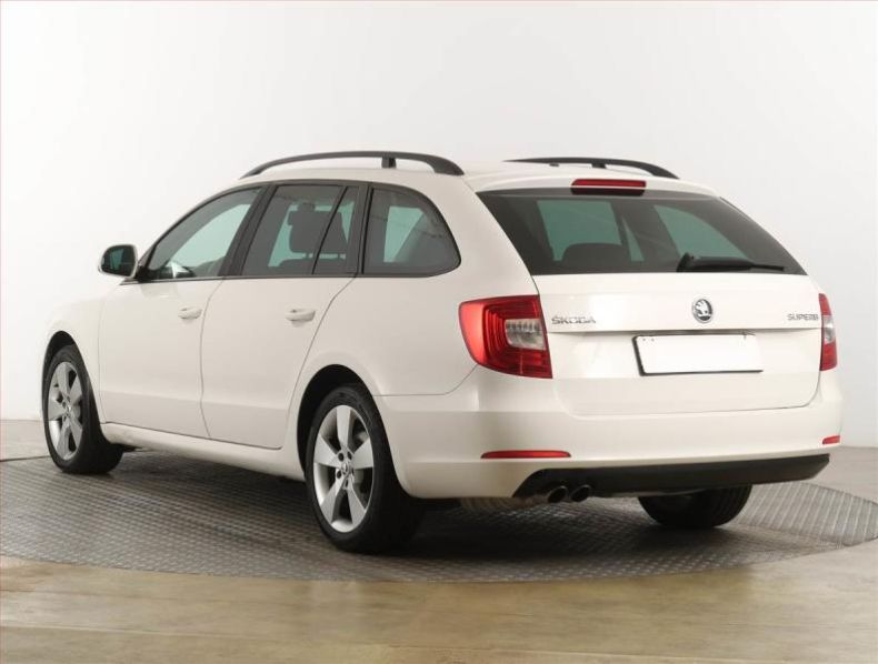 Škoda Superb - hlavní fotka