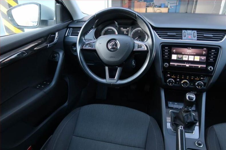 Škoda Octavia - hlavní fotka