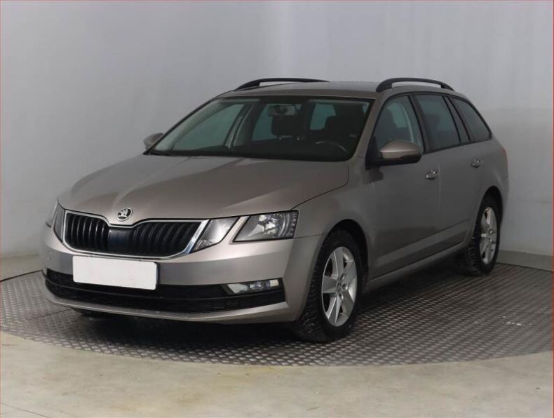 Škoda Octavia - hlavní fotka