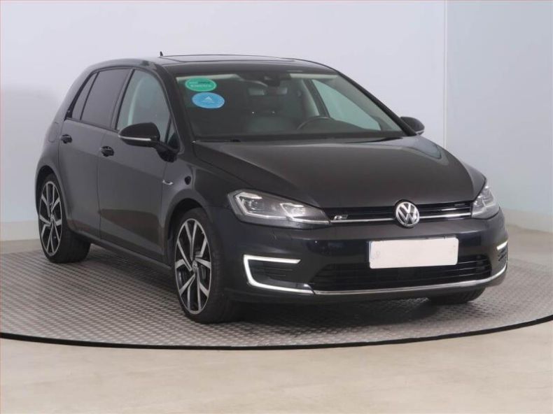 Volkswagen Golf - hlavní fotka