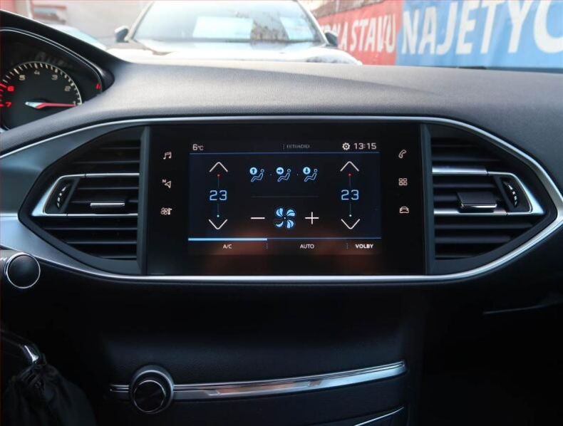 Peugeot 308 - hlavní fotka