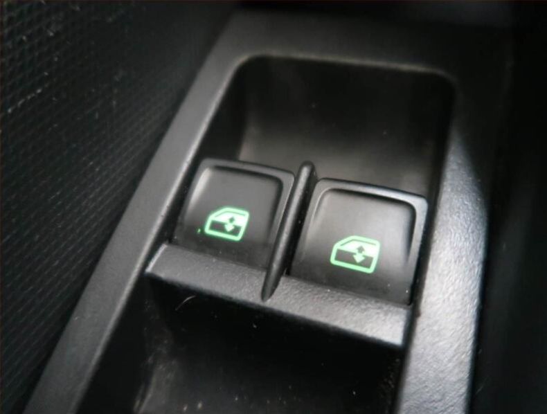 Škoda Rapid - hlavní fotka