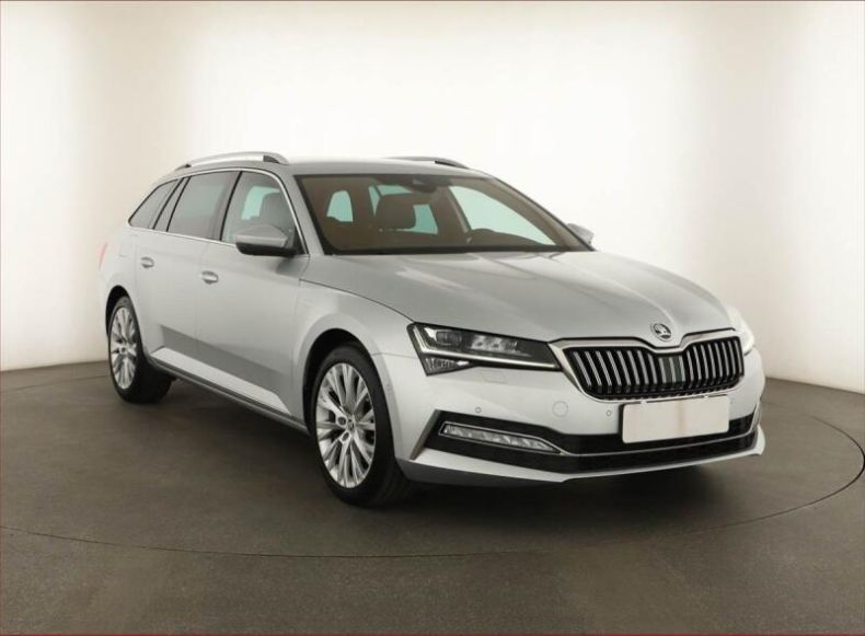 Škoda Superb - hlavní foto