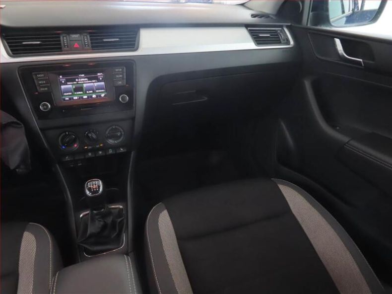 Škoda Rapid - hlavní fotka