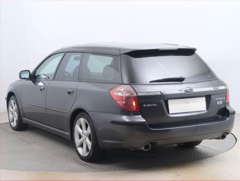 Subaru Legacy - hlavní fotka