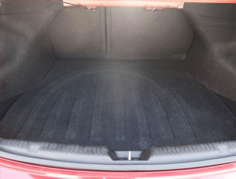 Hyundai Elantra - hlavní fotka