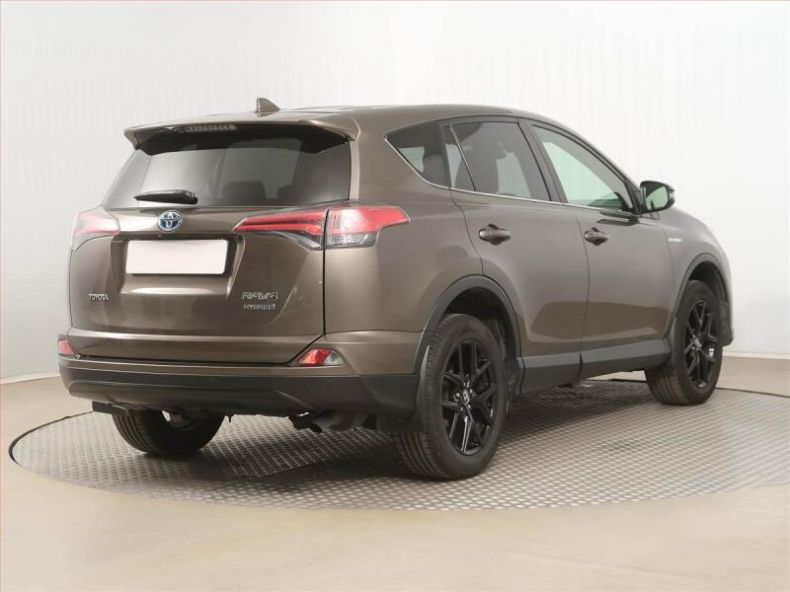 Toyota RAV 4 - hlavní fotka