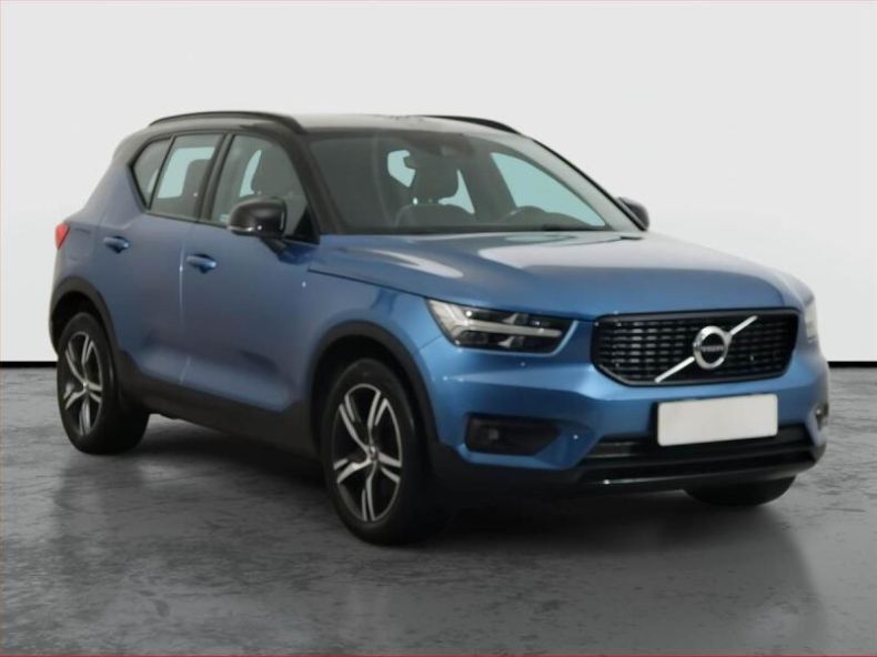 Volvo XC40 - hlavní foto