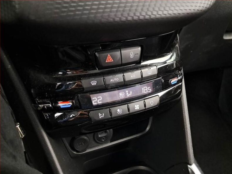 Peugeot 2008 - hlavní fotka
