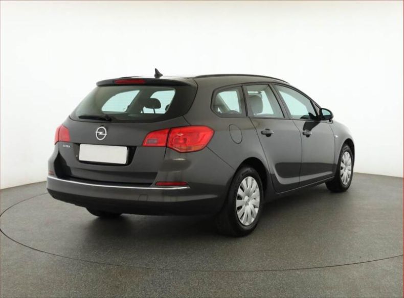 Opel Astra - hlavní fotka