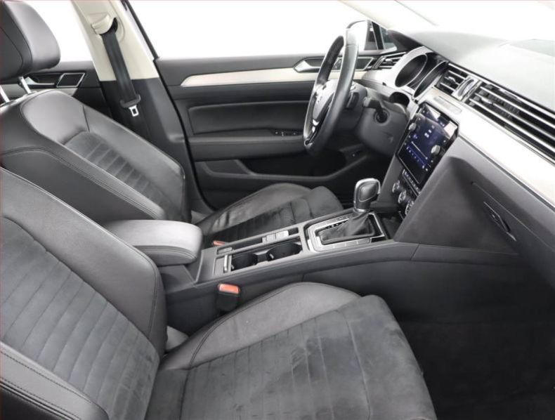 Volkswagen Passat - hlavní fotka