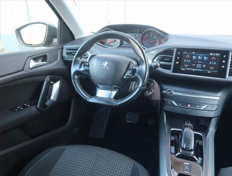 Peugeot 308 - hlavní foto