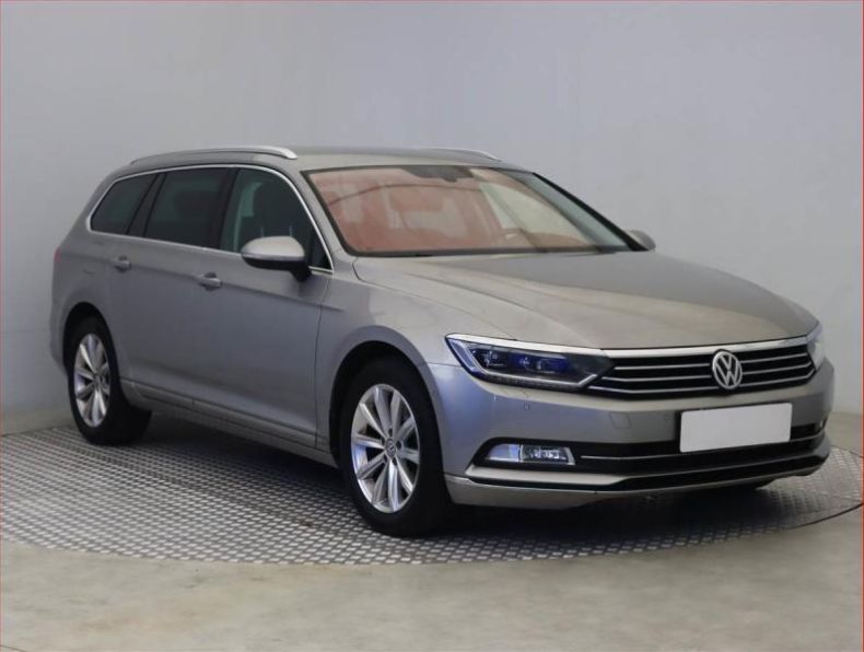 Volkswagen Passat - hlavní fotka