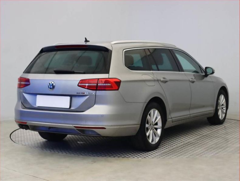 Volkswagen Passat - hlavní fotka