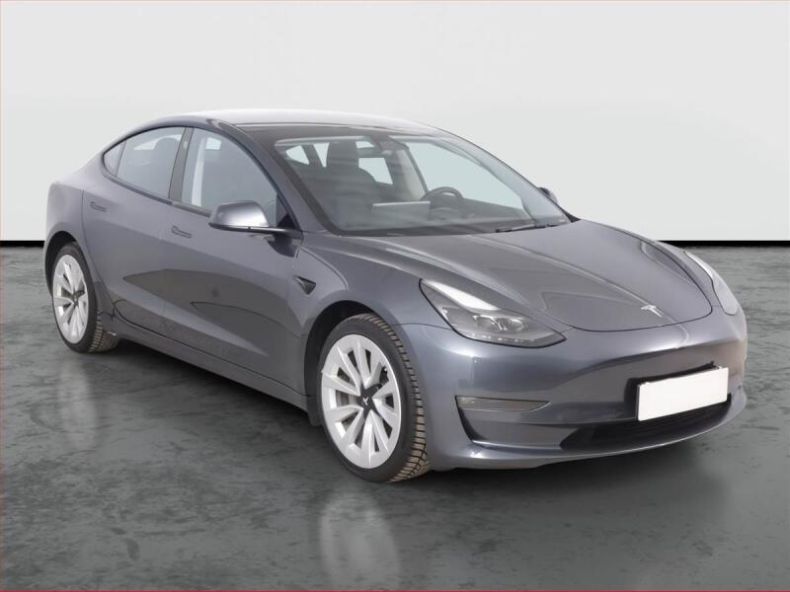 Tesla Model 3 - hlavní foto