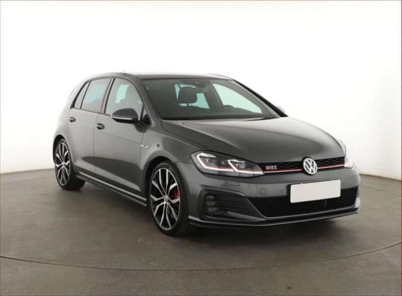 Volkswagen Golf - hlavní foto