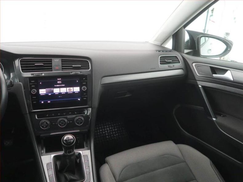 Volkswagen Golf - hlavní fotka