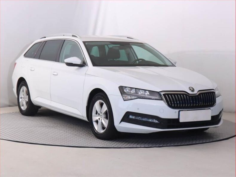 Škoda Superb - hlavní foto