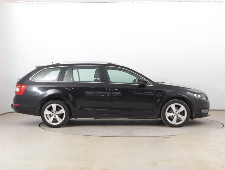 Škoda Octavia - hlavní fotka
