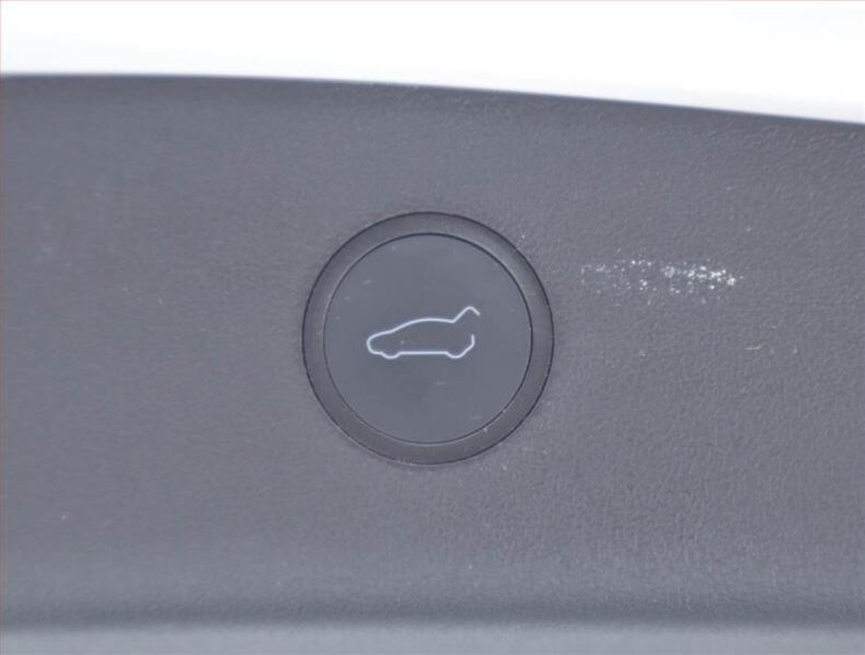 Tesla Model 3 - hlavní fotka