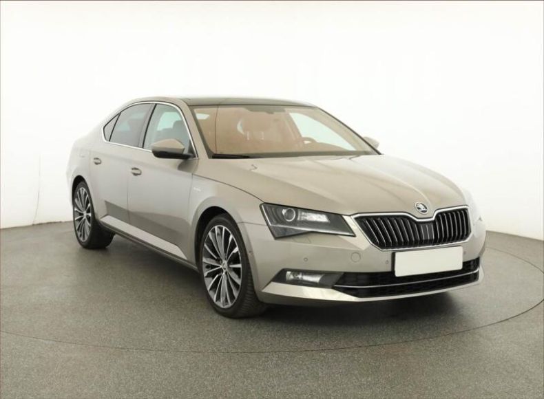 Škoda Superb - hlavní fotka