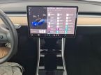 Tesla Model 3 - fotka číslo 11