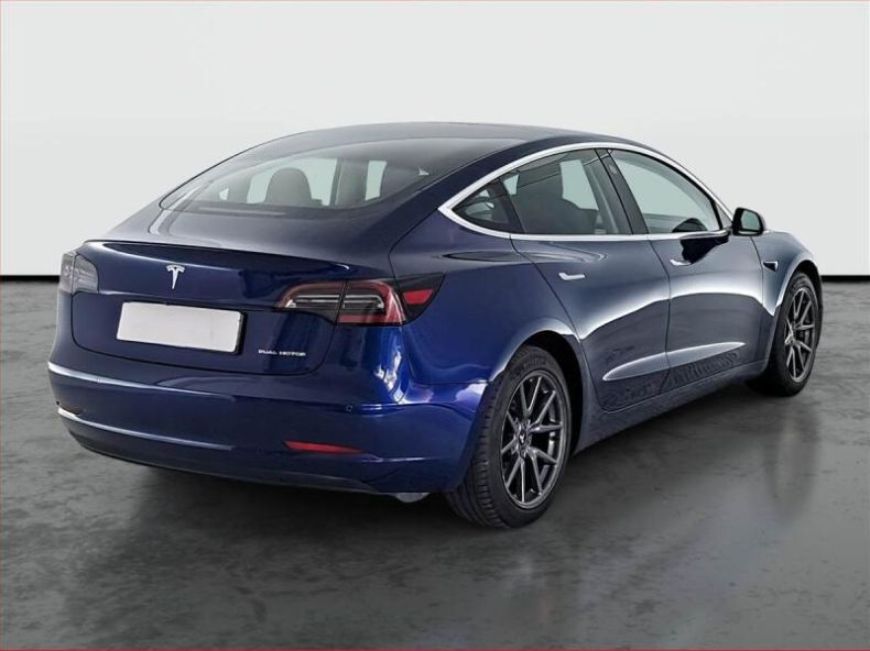 Tesla Model 3 - hlavní fotka
