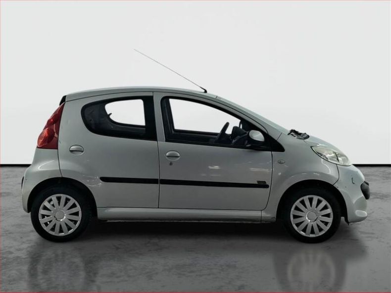 Peugeot 107 - hlavní fotka