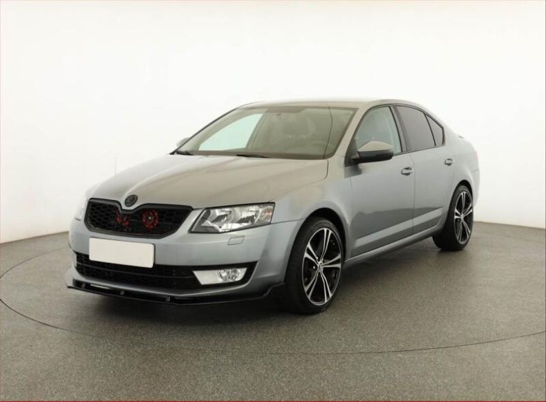Škoda Octavia - hlavní fotka