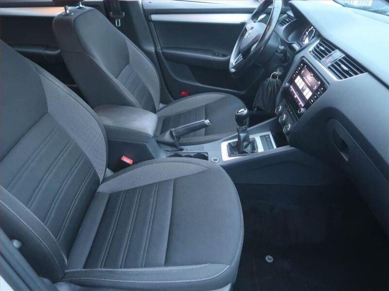 Škoda Octavia - hlavní fotka