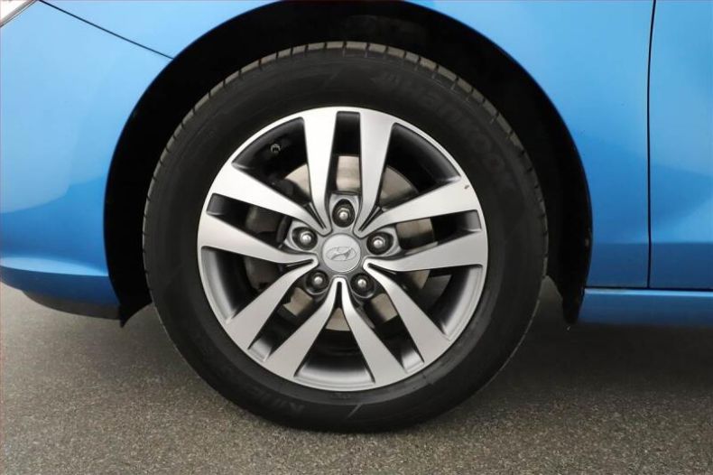 Hyundai i30 - hlavní fotka