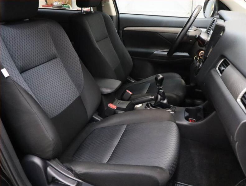 Mitsubishi Outlander - hlavní fotka