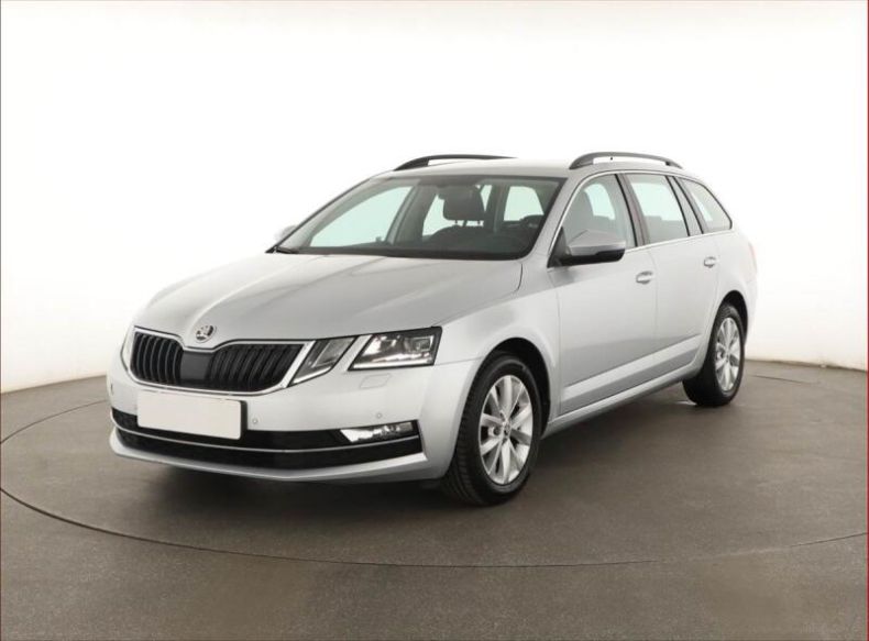 Škoda Octavia - hlavní fotka
