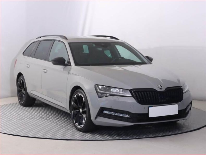 Škoda Superb - hlavní foto