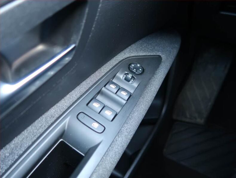 Peugeot 3008 - hlavní fotka
