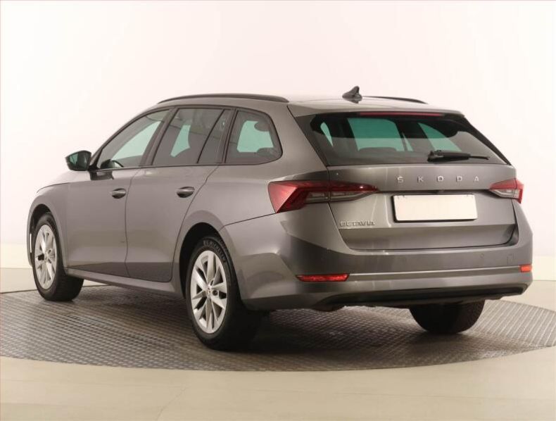 Škoda Octavia - hlavní fotka