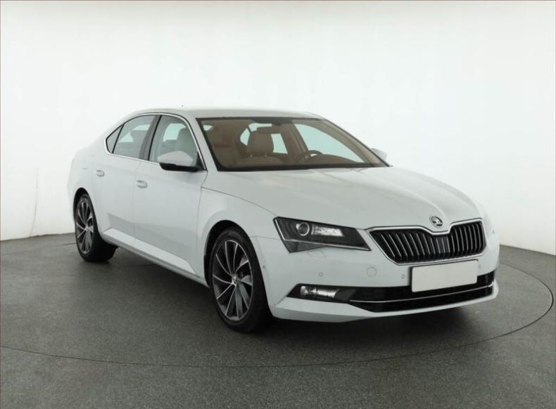 Škoda Superb - hlavní foto