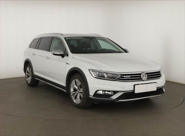 Volkswagen Passat - hlavní fotka inzerátu