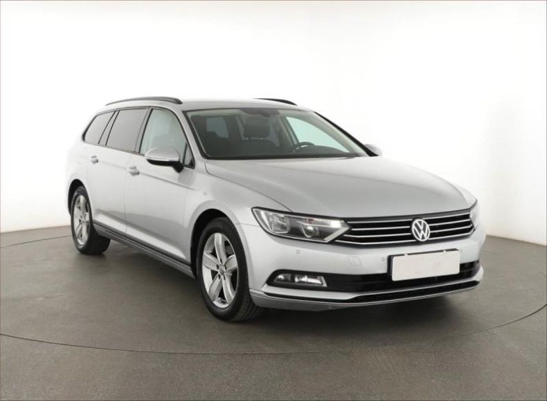 Volkswagen Passat - hlavní fotka inzerátu
